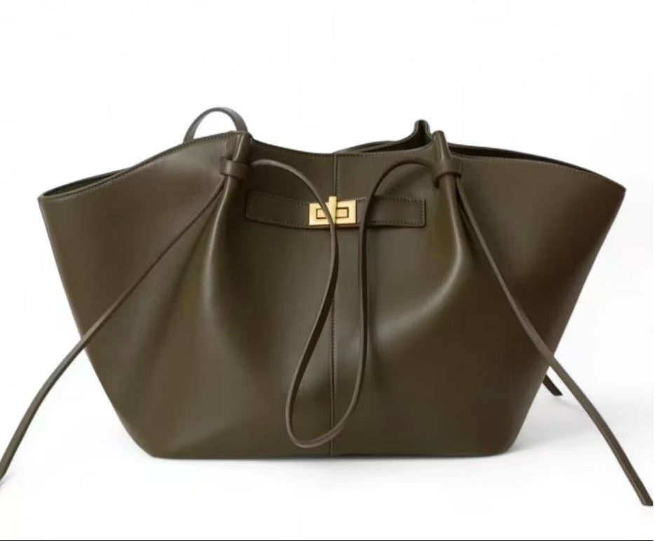 Scandinavian Chic Large Shoulder Tote